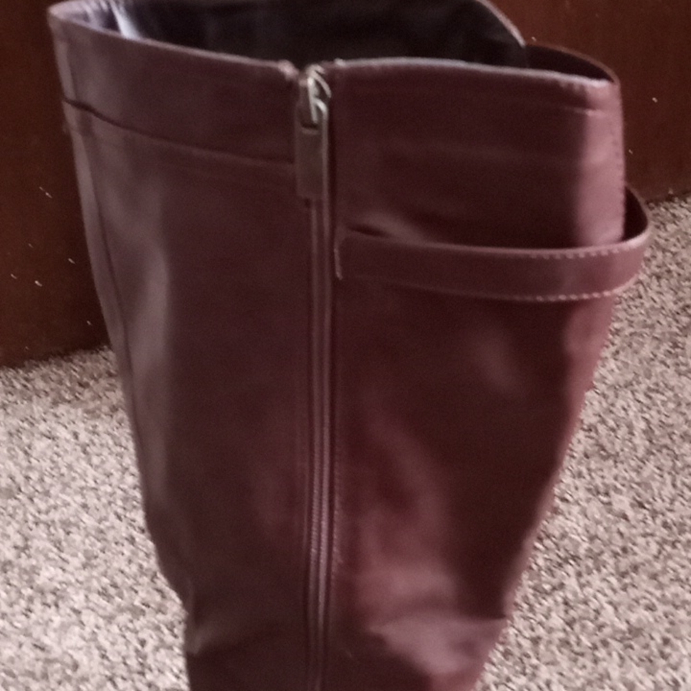 Tall boot - Picture 3 of 6